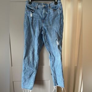 Old Navy Light Blue Distressed Cropped Jeans